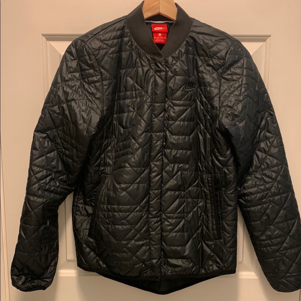 Nike Black Puffer Jacket with Quilted Design